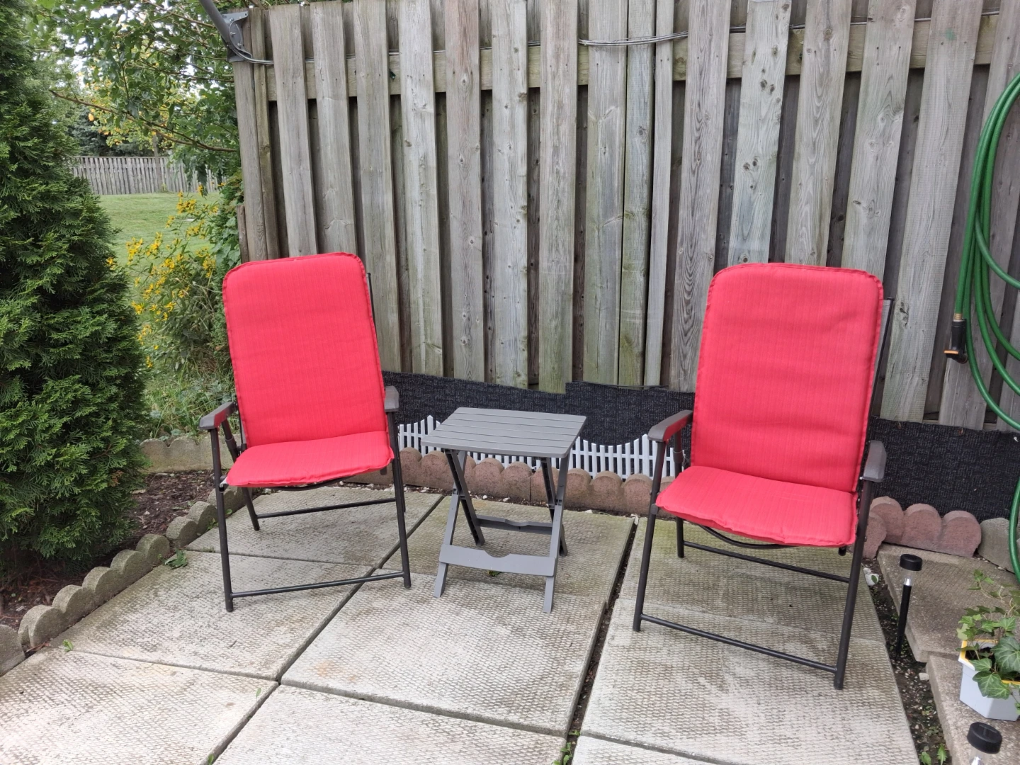 Red outdoor chair set with side table - photo 5