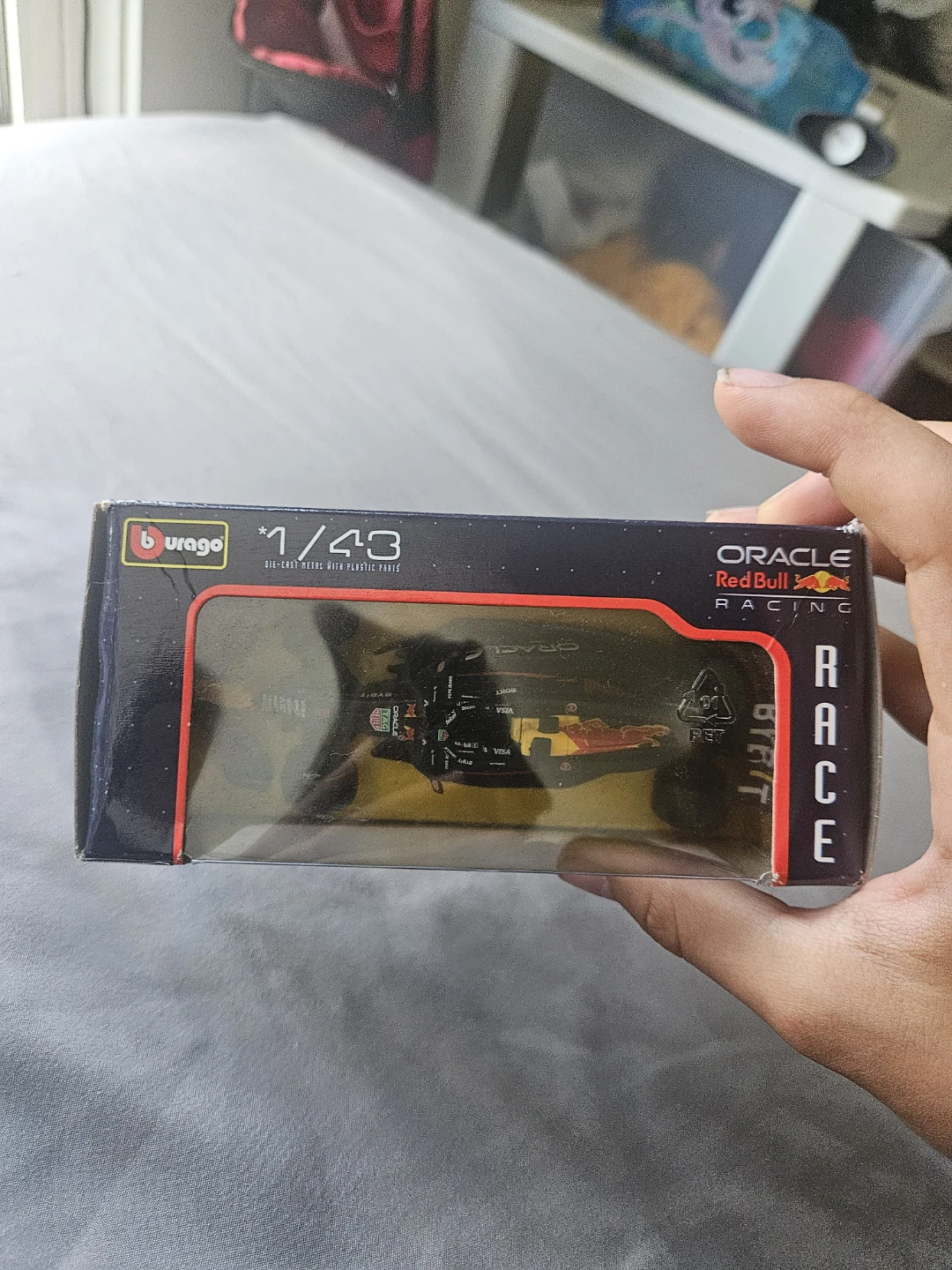 Burago 1/43 Oracle Red Bull Racing F1 Die-Cast Model - photo 4