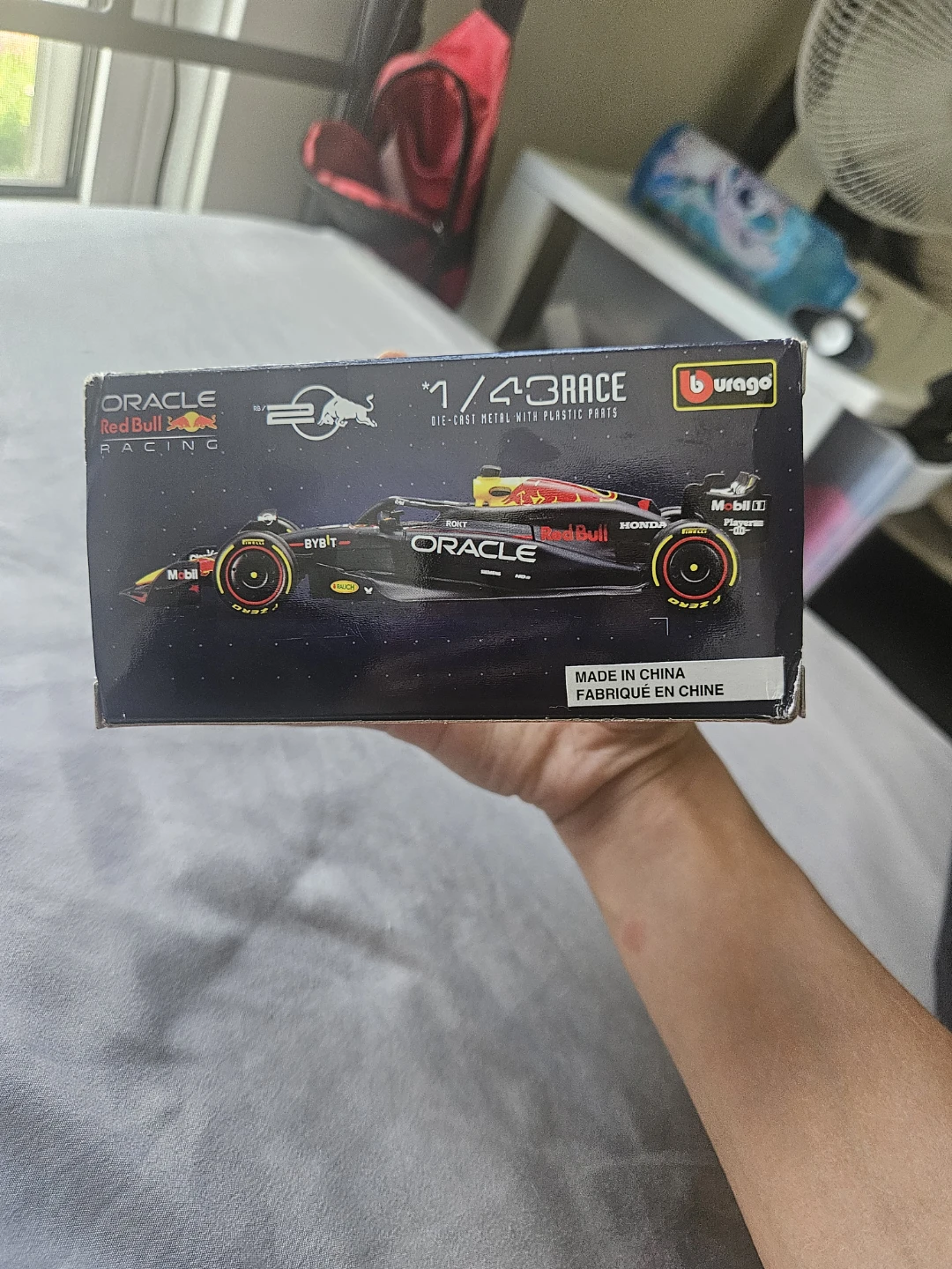 Burago 1/43 Oracle Red Bull Racing F1 Die-Cast Model - photo 5