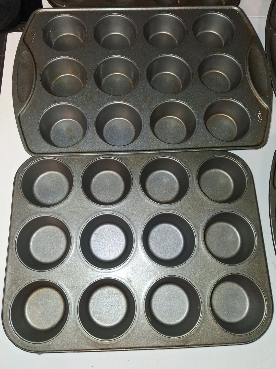 6x Wilton ( heavy) Muffin Pans - photo 3