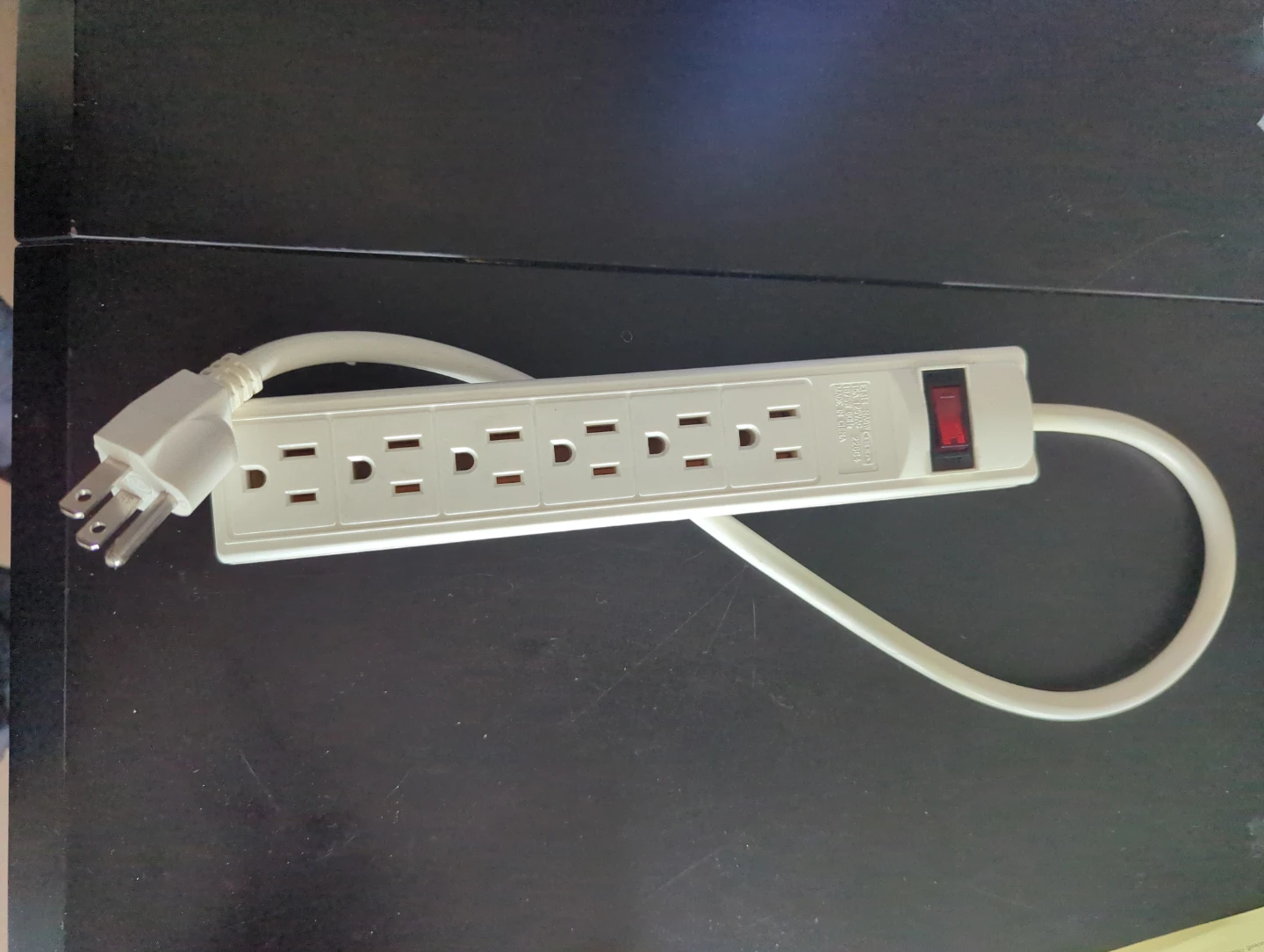 White 6-Outlet Power Bar
