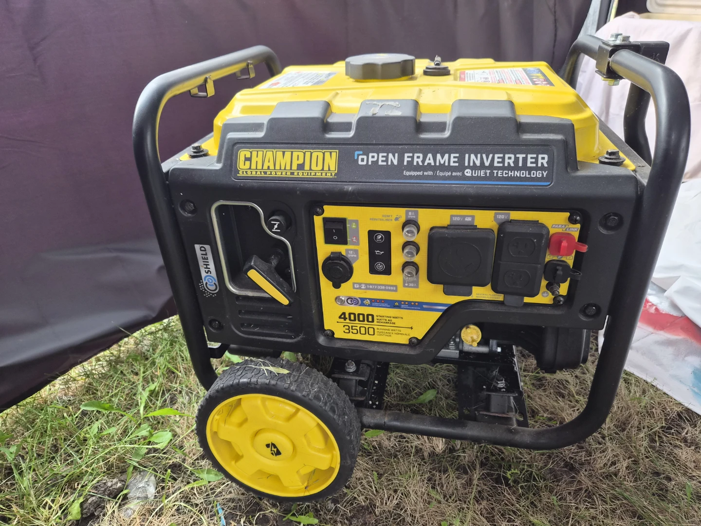 Champion Open Frame Inverter Generator 4000 Starting Watts