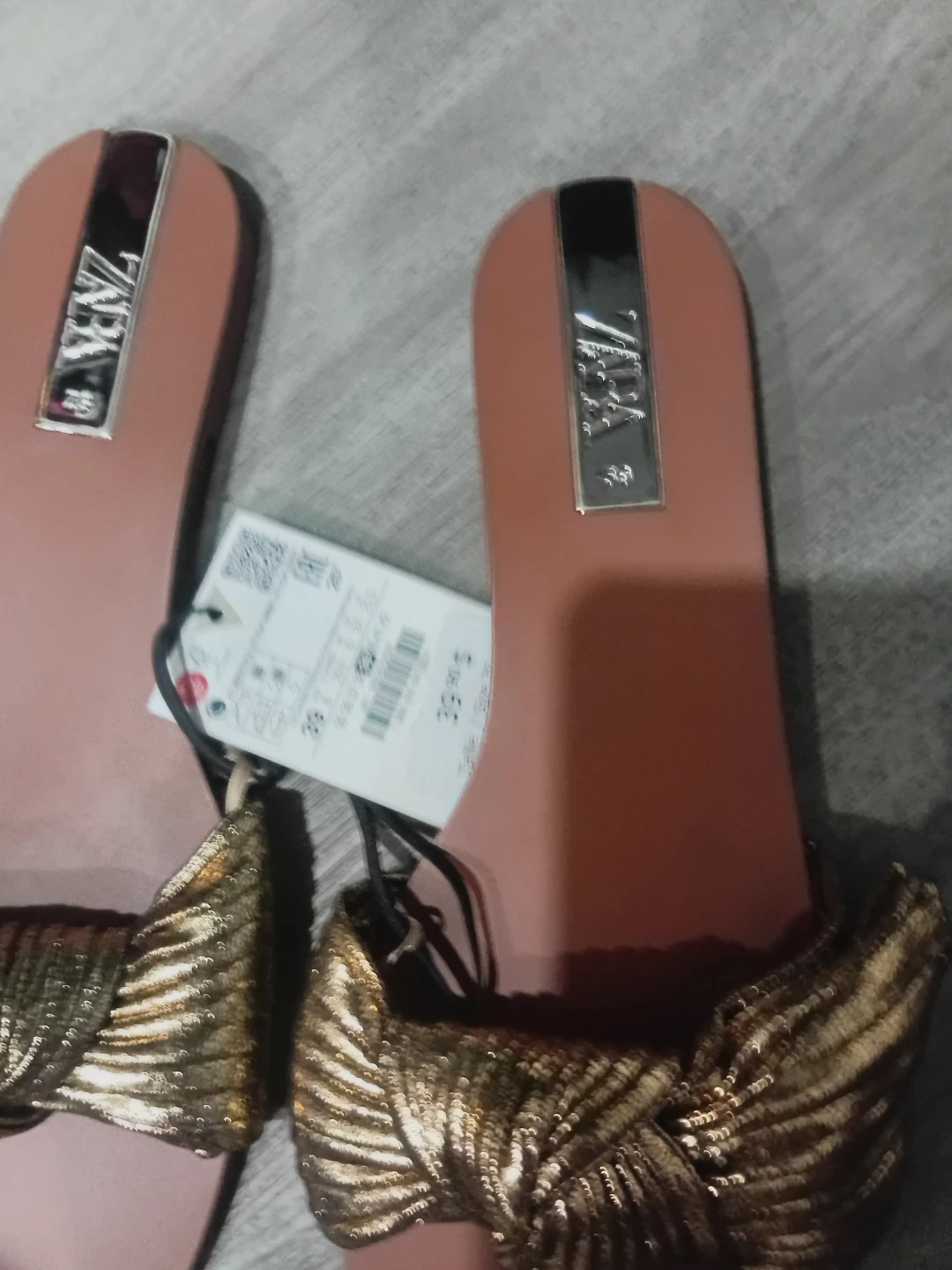 Sandales plates ZARA dorées avec nœud - photo 2