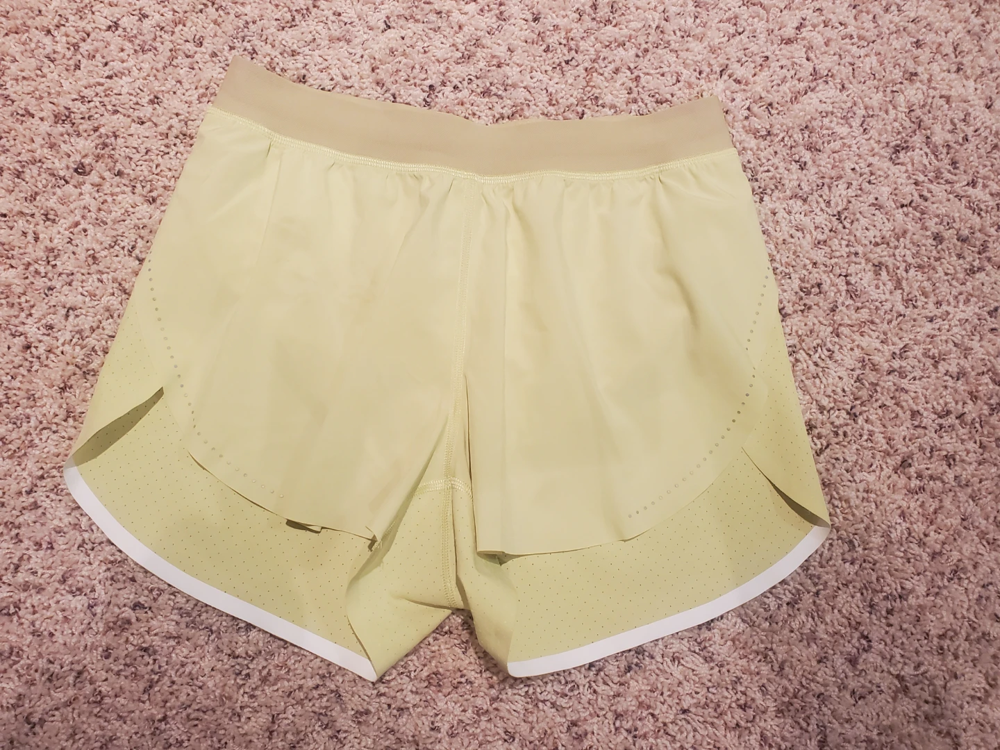 Lululemon Running Shorts - Pale Yellow