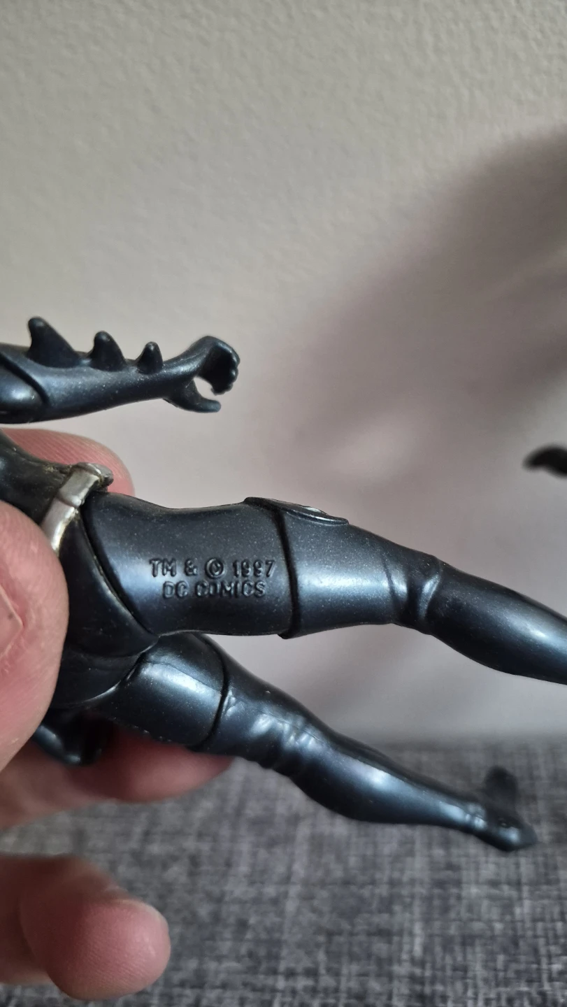 DC Comics Batman & Catwoman Action Figures - photo 3