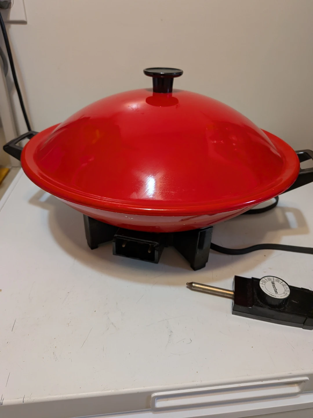 Waring Electric Wok with Lid
