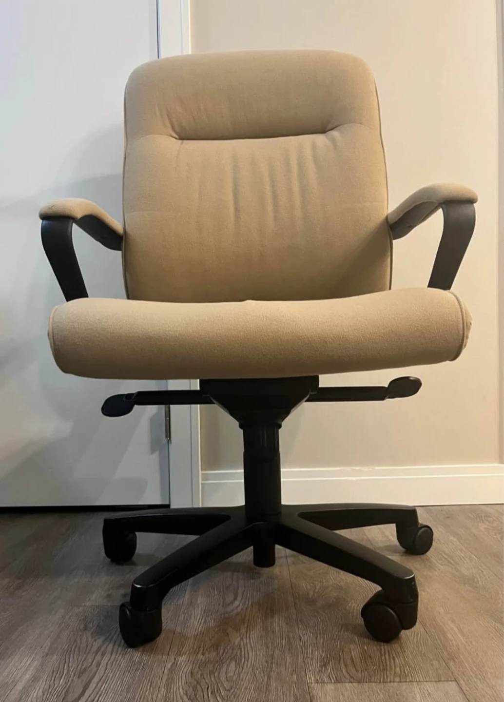 Beige Office Chair - photo 2