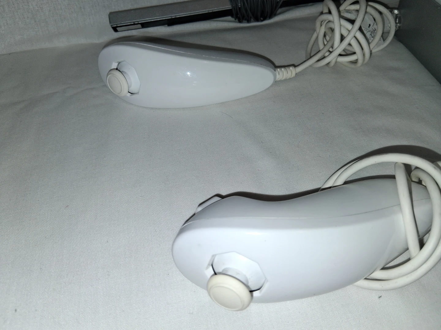 Nintendo Wii Console with Wii Sports Resort and Accessories - photo 5