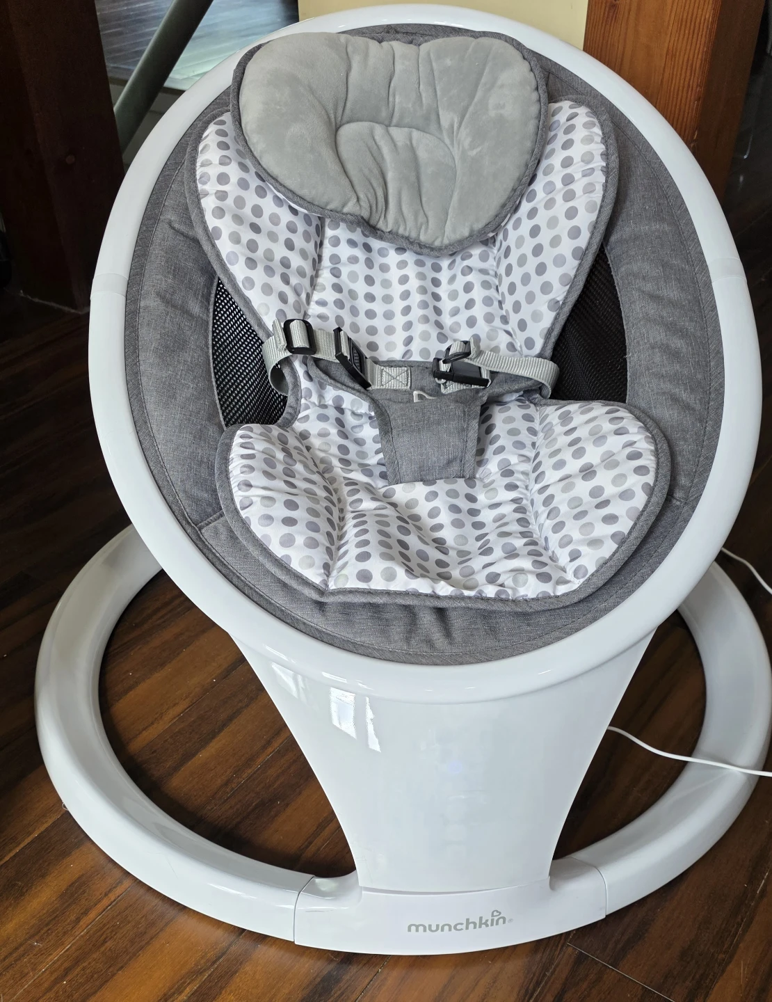 Munchkin Swing ultra-light weight with remote control - photo 4