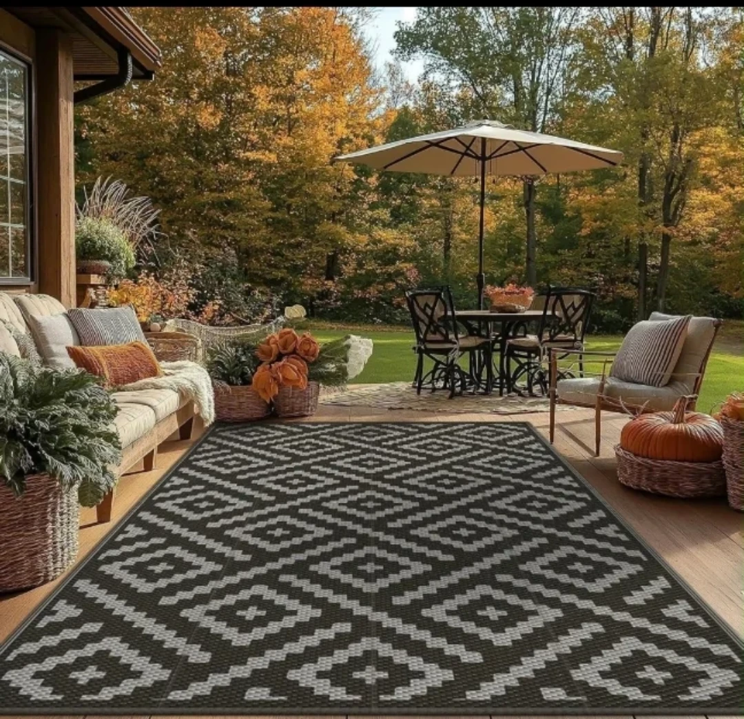 Outdoor Area Rug with Diamond Pattern