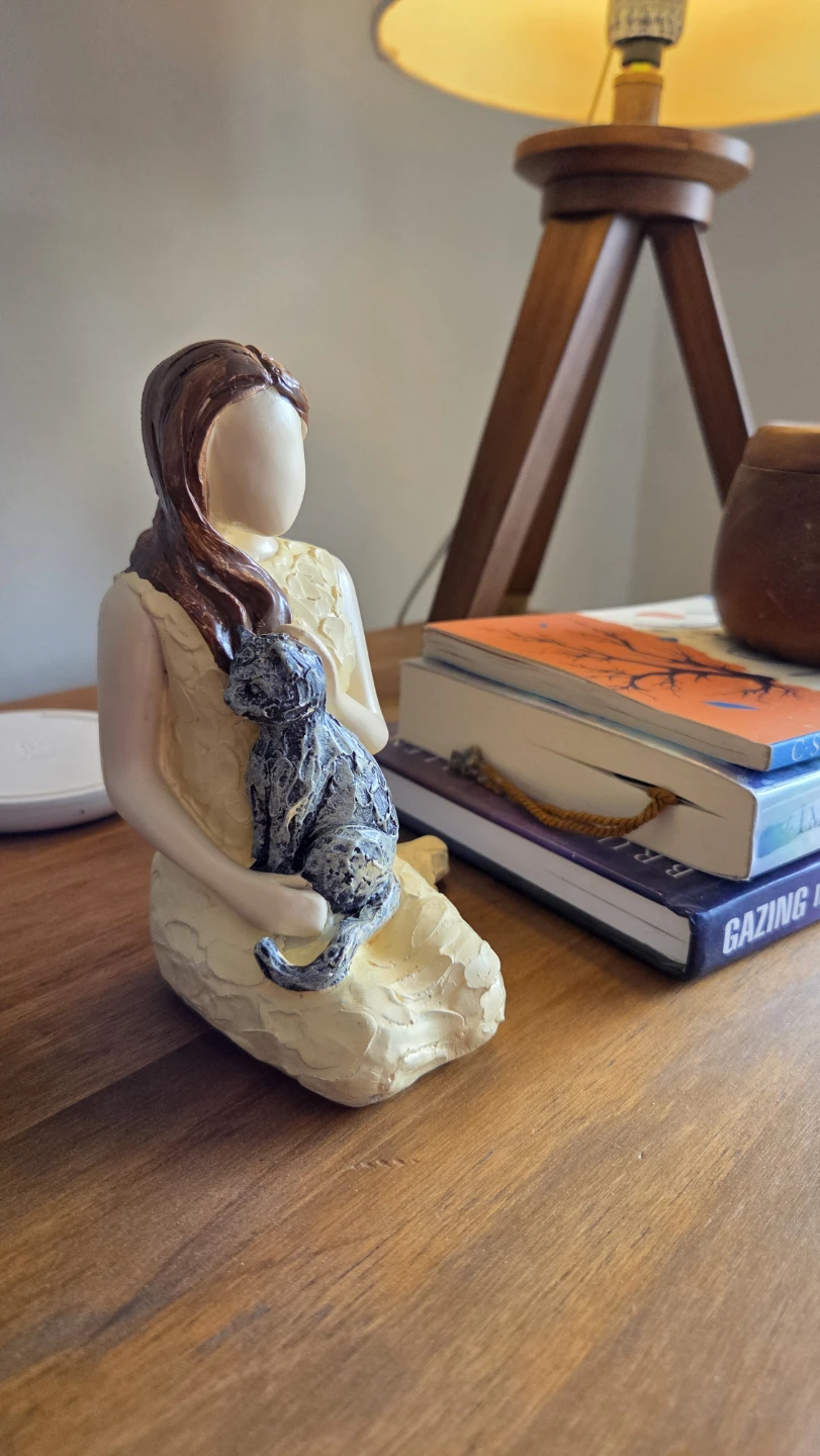 Woman & Cat Resin Figurine – Girl Holding Cat Sculpture *new