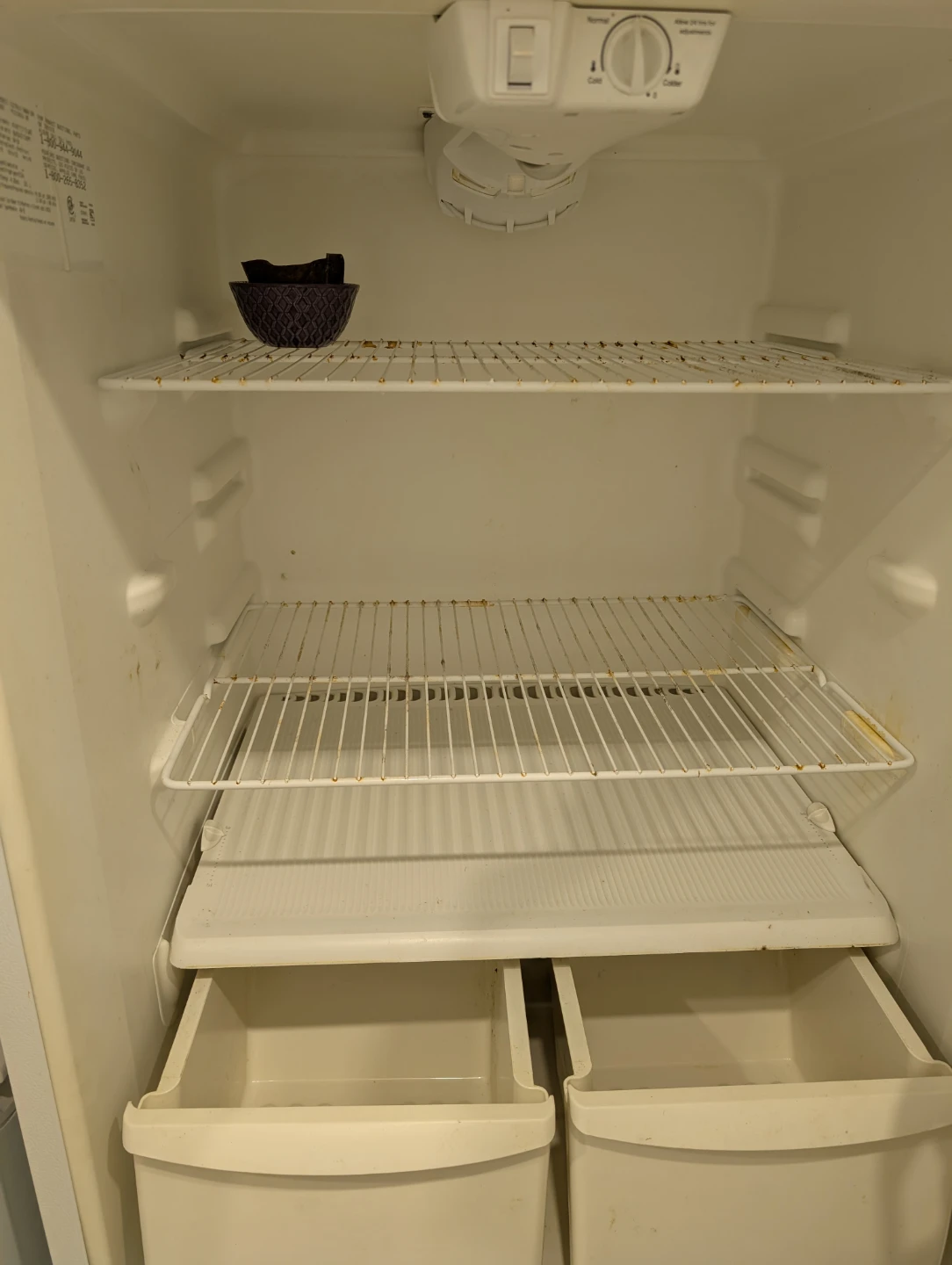 Frigidaire Refrigerator - photo 3