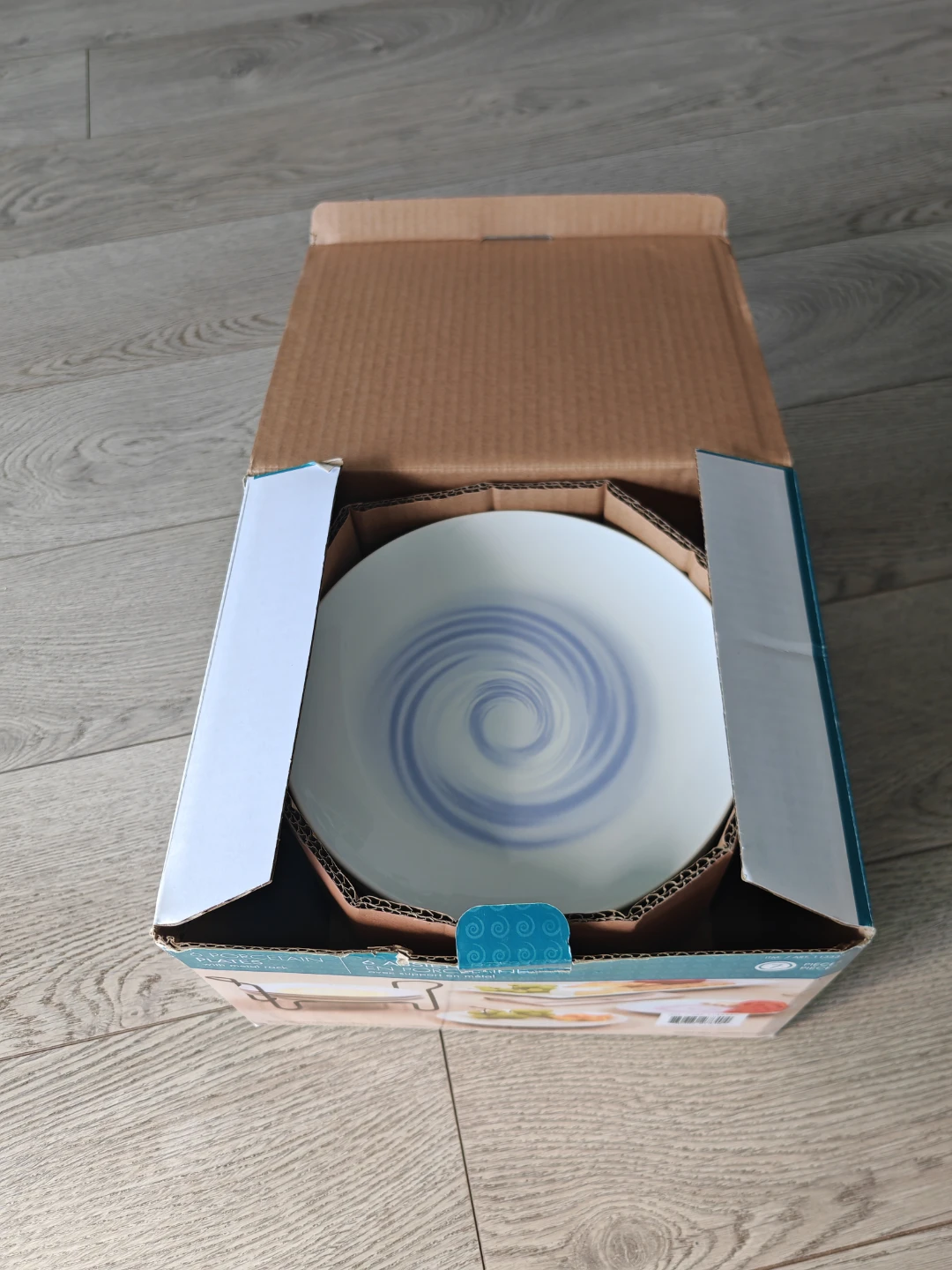 6‑Piece Porcelain Plate Set with Metal Rack – New in Box - photo 2