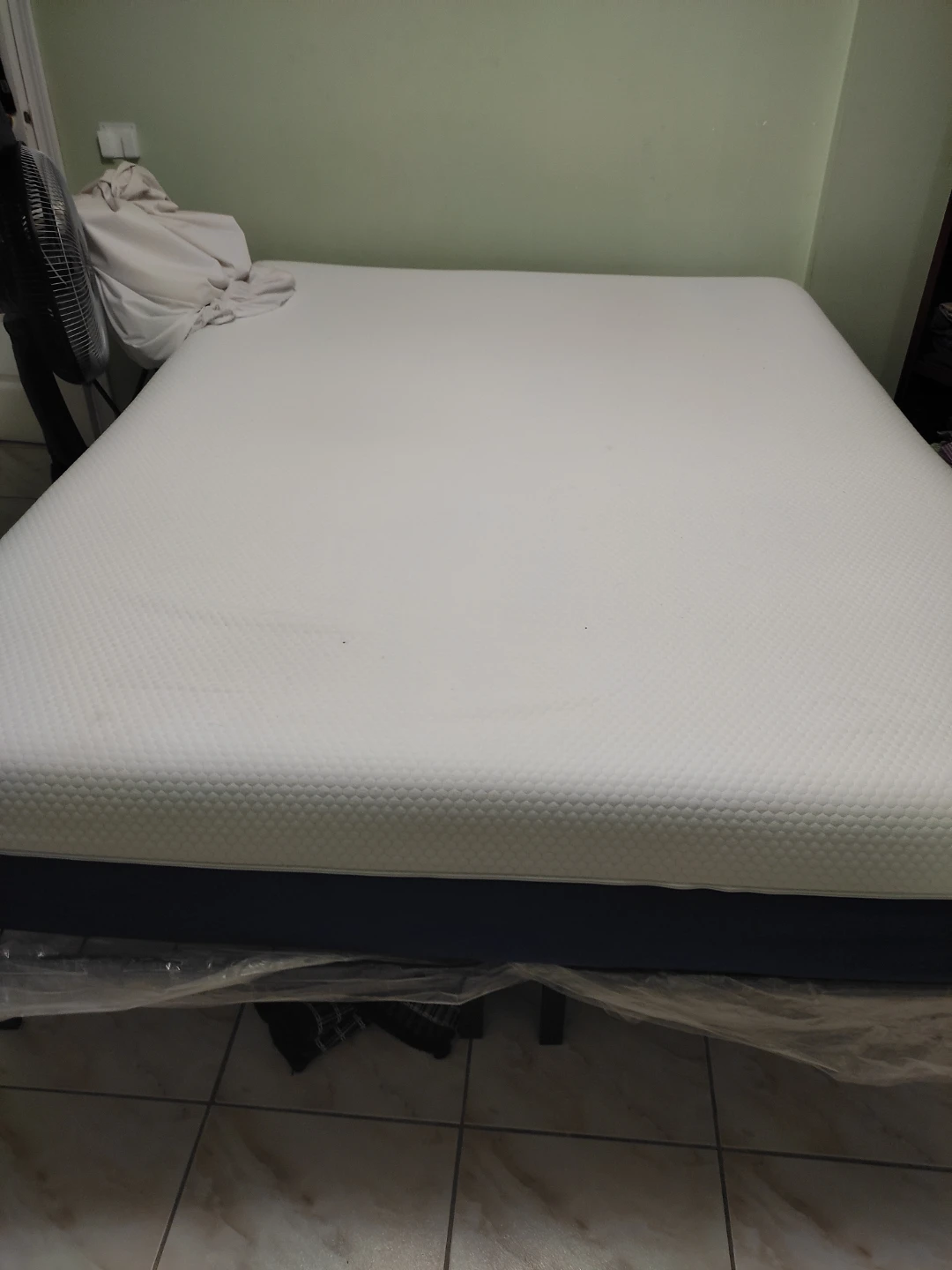Queen size bed