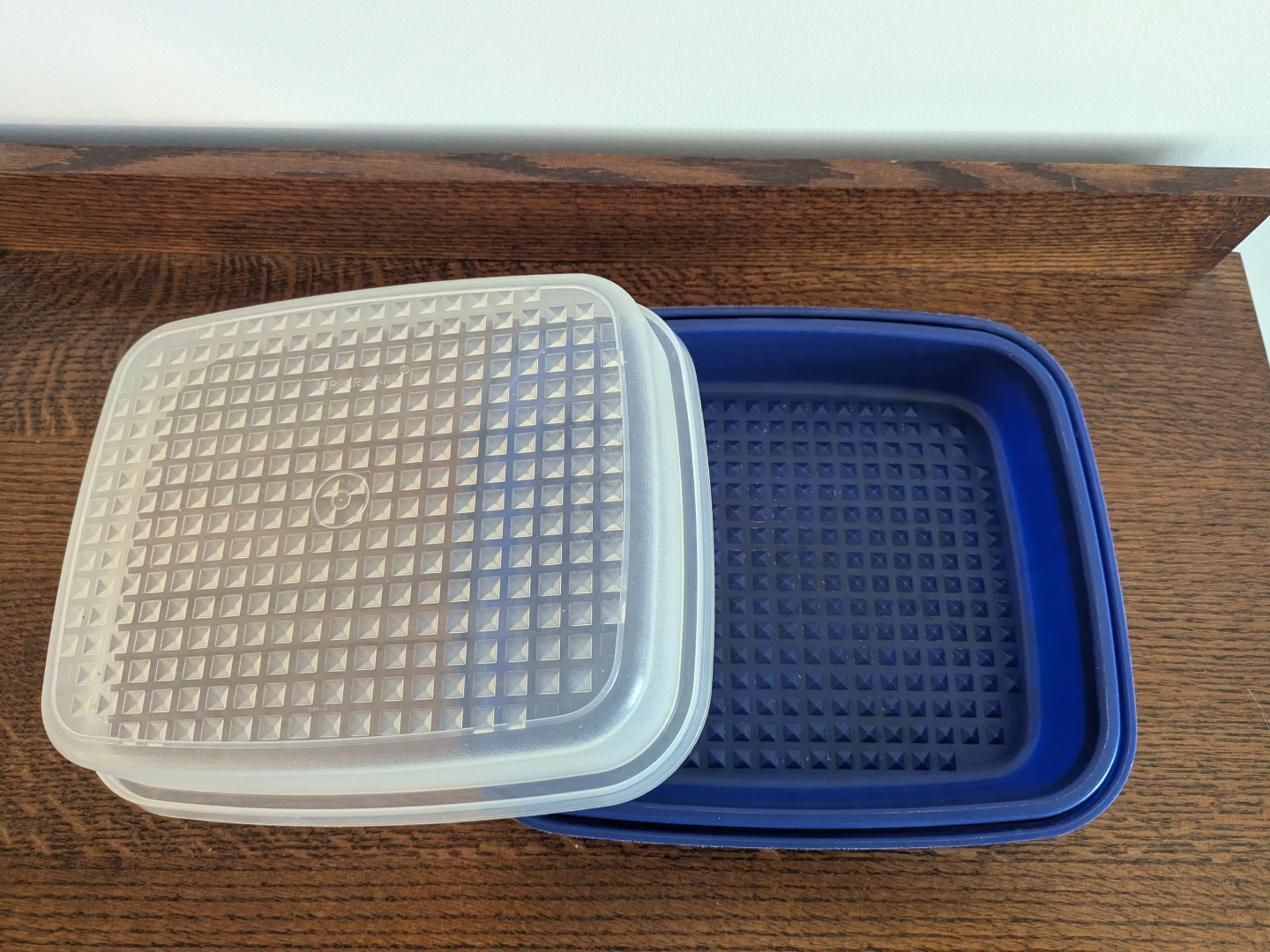 Tupperware Vintage Marinating Container - photo 2