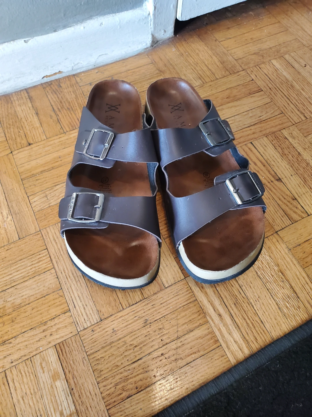Men's Amiani Slippers Size 10