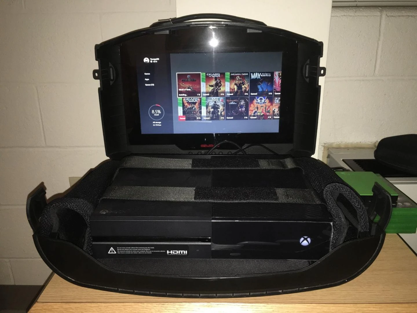 Gaems G155  System Case with Integrated Screen