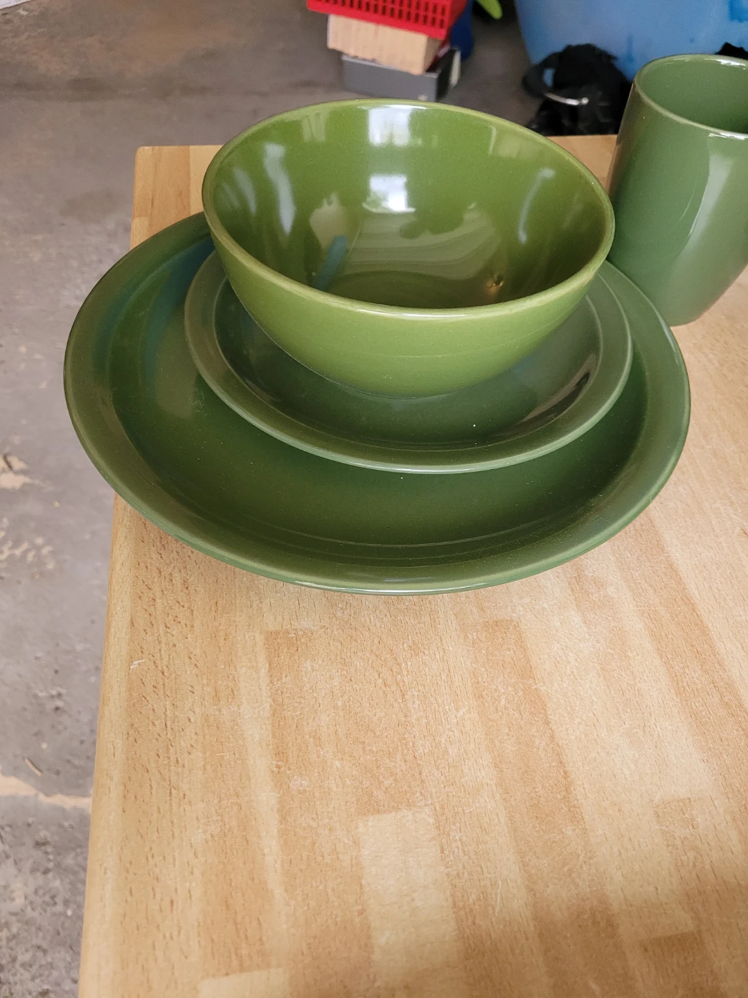 Green Dinnerware Set - Plates, Bowls & Mugs