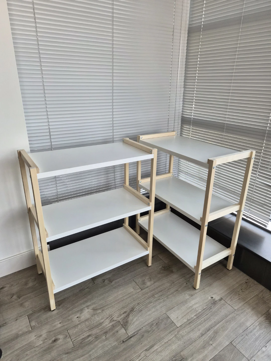 White and Wood 4-Shelf Unit