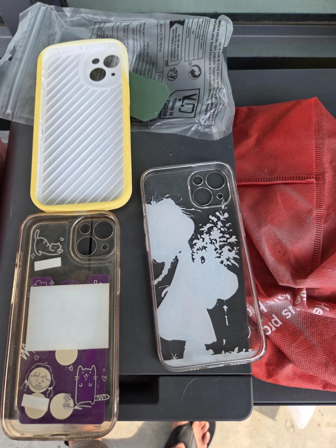 3 Phone Cases and 1 Card Holder - photo 3