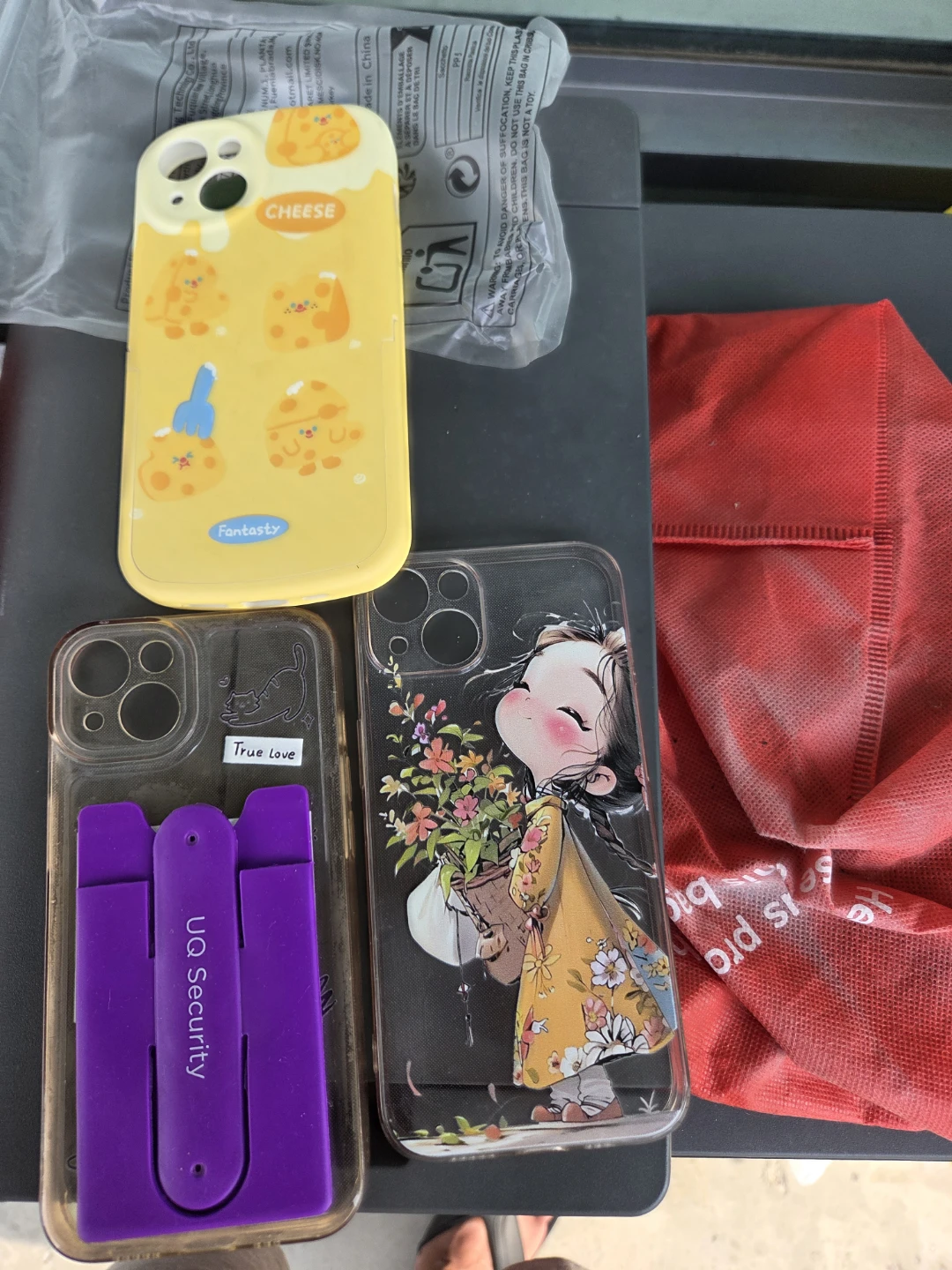 3 Phone Cases and 1 Card Holder - photo 4