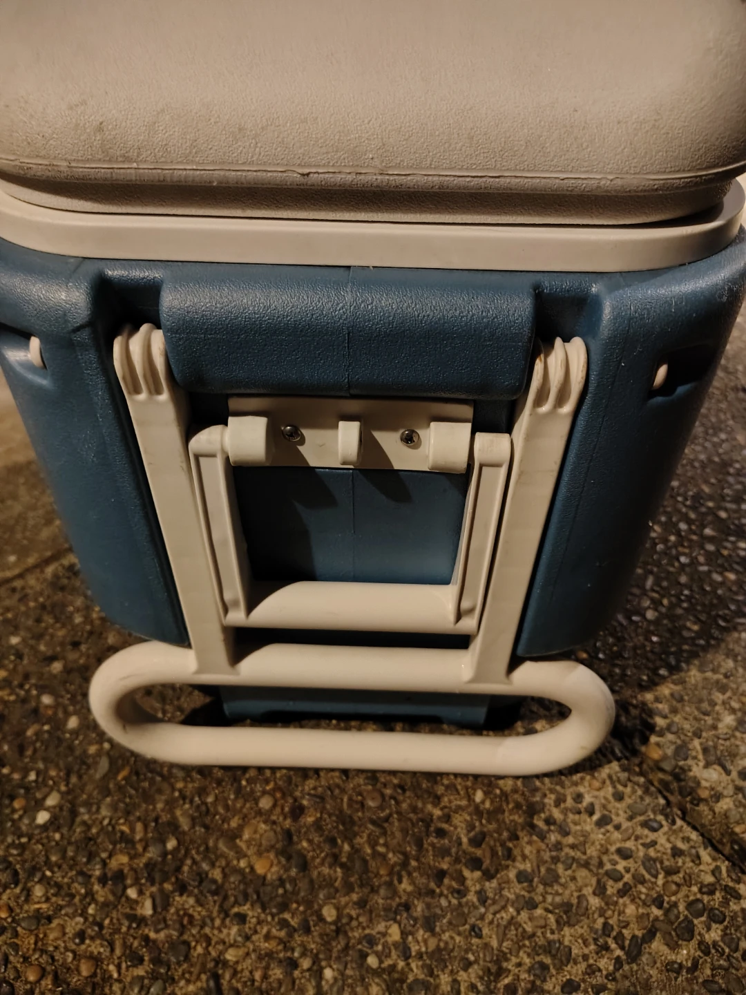 IGLOO 40 Quart Wheeled Cooler - photo 4
