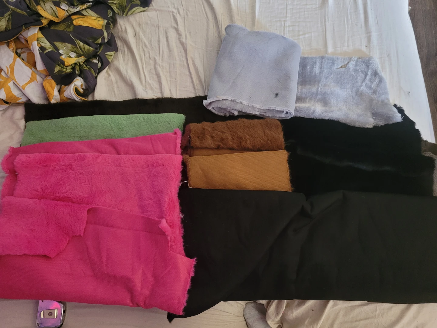 Mixed faux fur lot