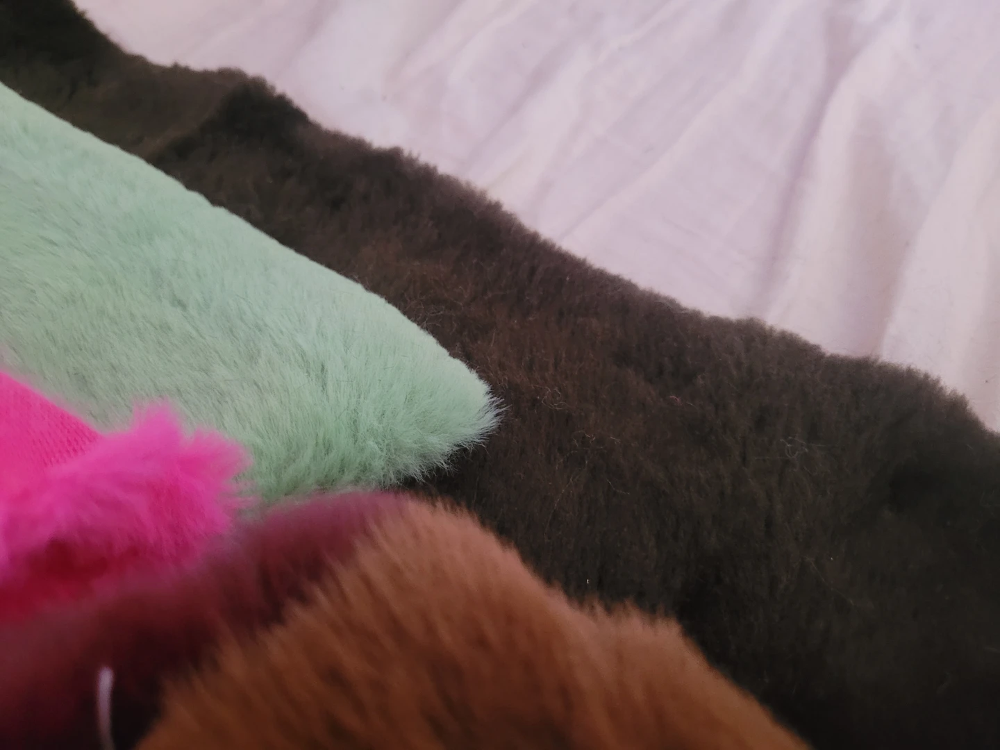 Mixed faux fur lot - photo 2