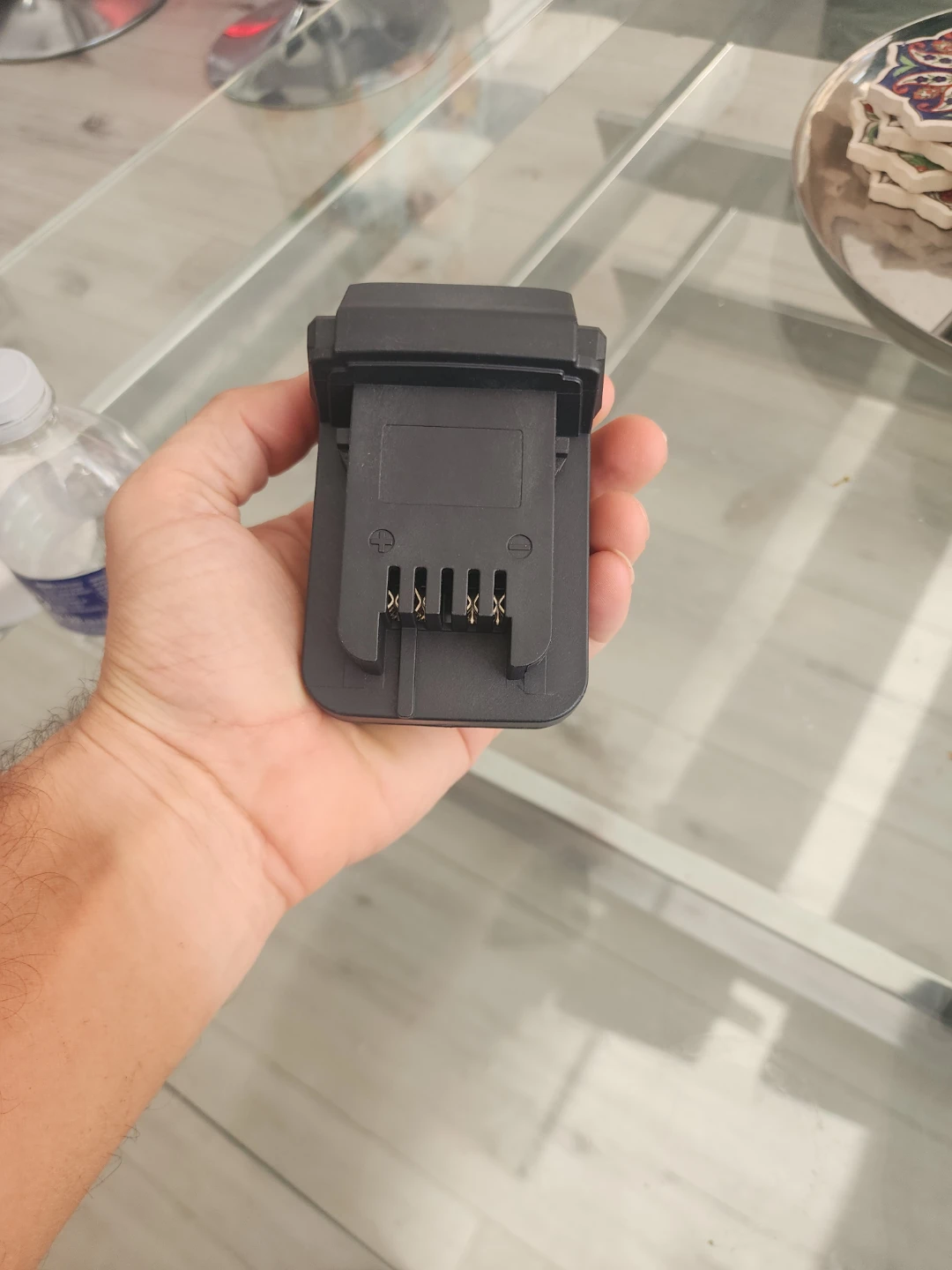 DEWALT Battery ADAPTER to MILWAUKEE tools - photo 4