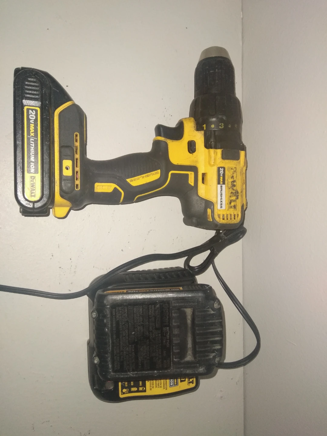 Dewalt DCD777! - photo 2