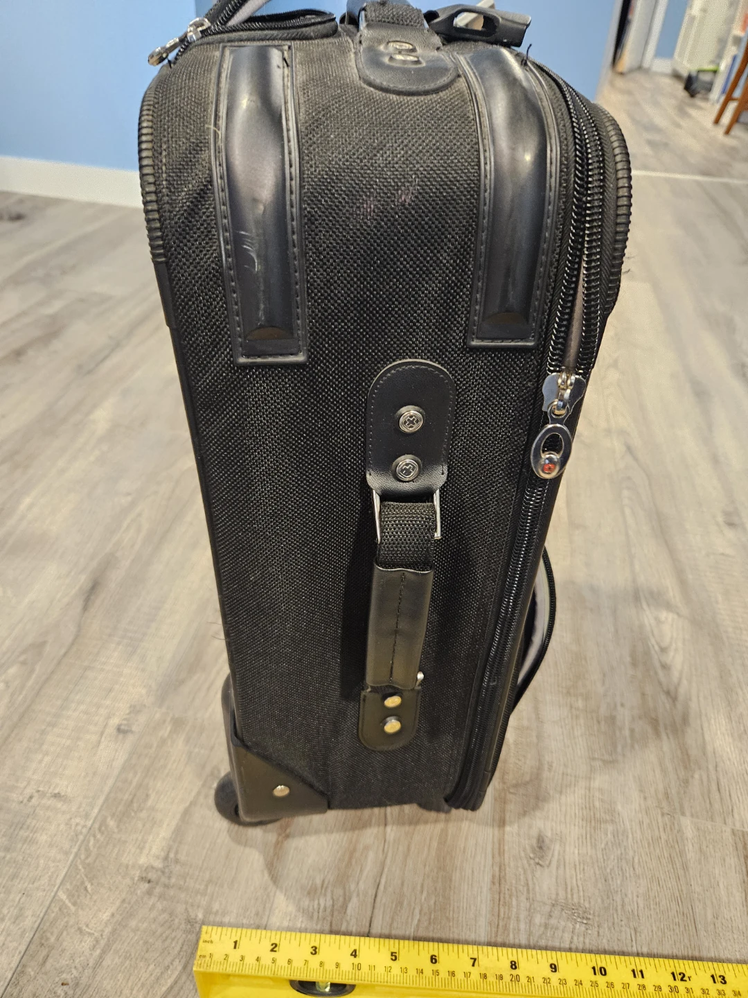 Swissgear luggage please read the ad - photo 5