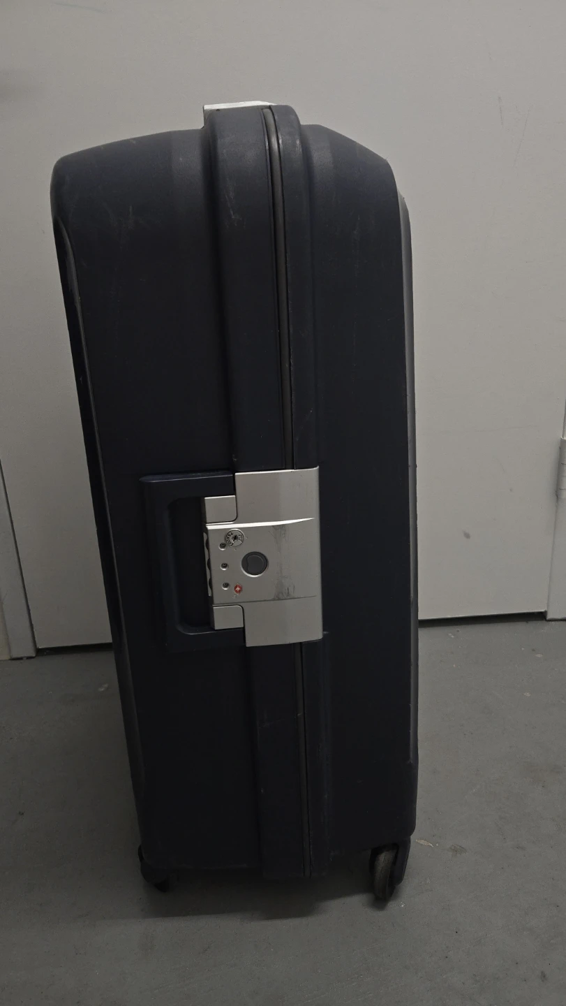 Delsey checked luggage - photo 2