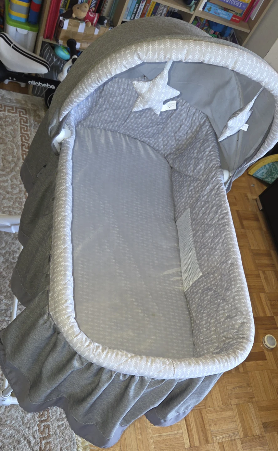 Grey Billy basinet