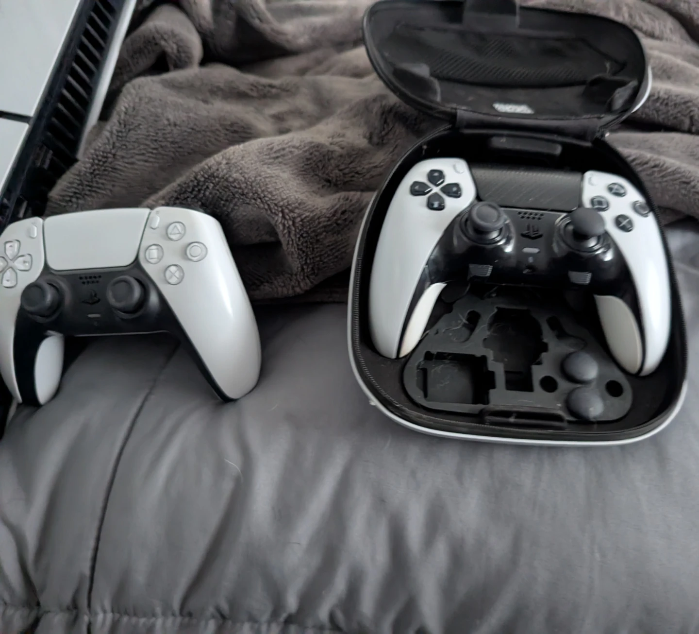 PlayStation 5 Slim Console - photo 2