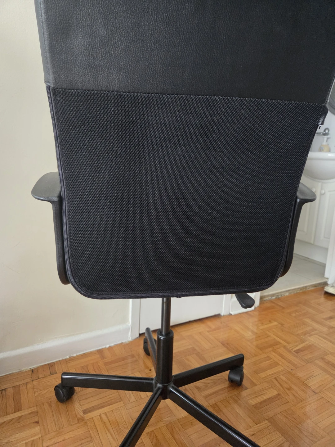 Moving Sale - Office Chair - photo 3