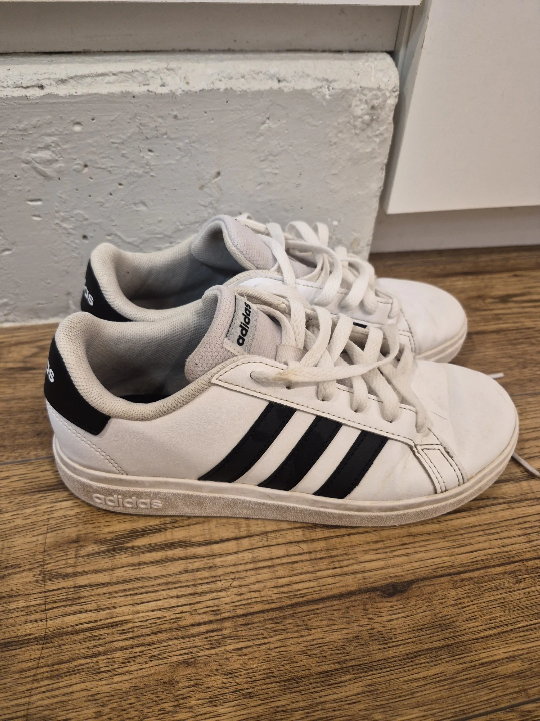 Adidas Grand Court Shoes White Black Size 4 US Unisex