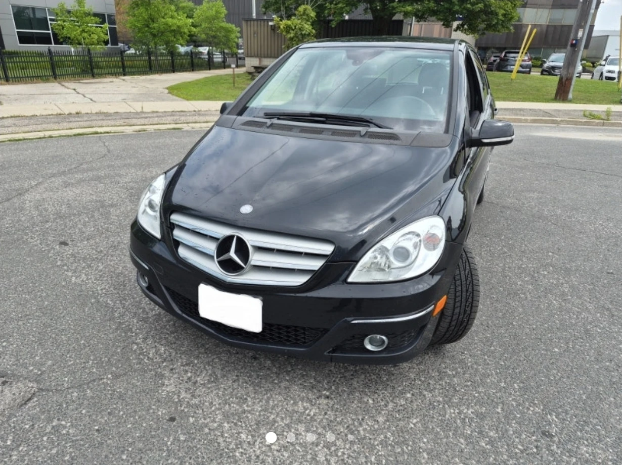 Mercedes B200 with safety