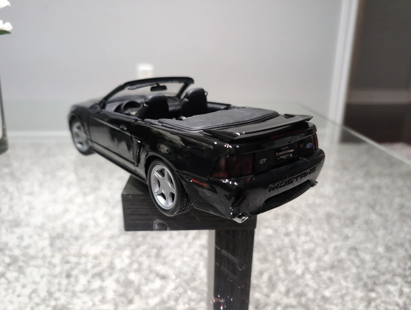 Black Ford Mustang GT Convertible Model Car - photo 3