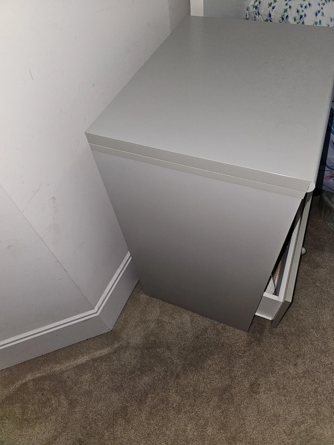 Grey 3-Drawer Nightstand