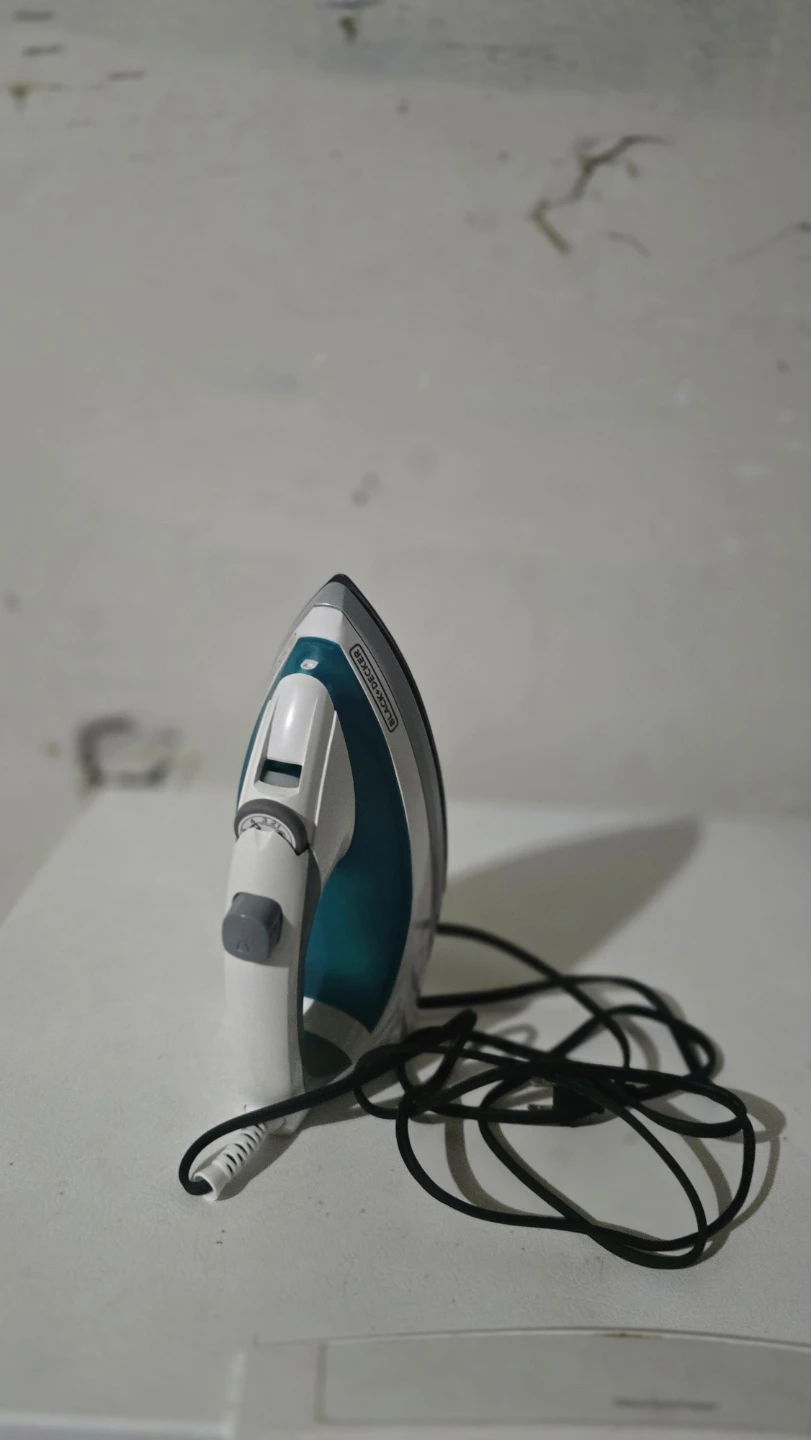 Black+Decker Iron - photo 2