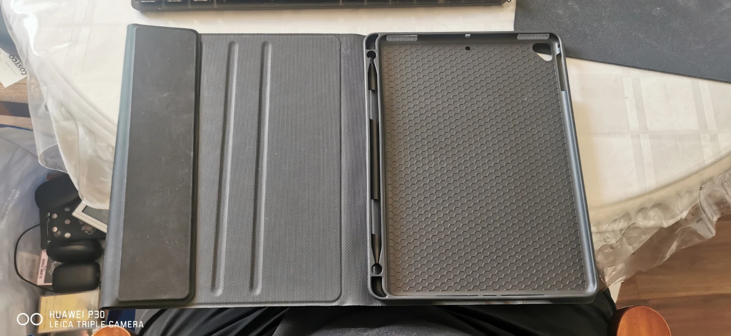 Black Folio Case for iPad 6/7/8 - photo 2