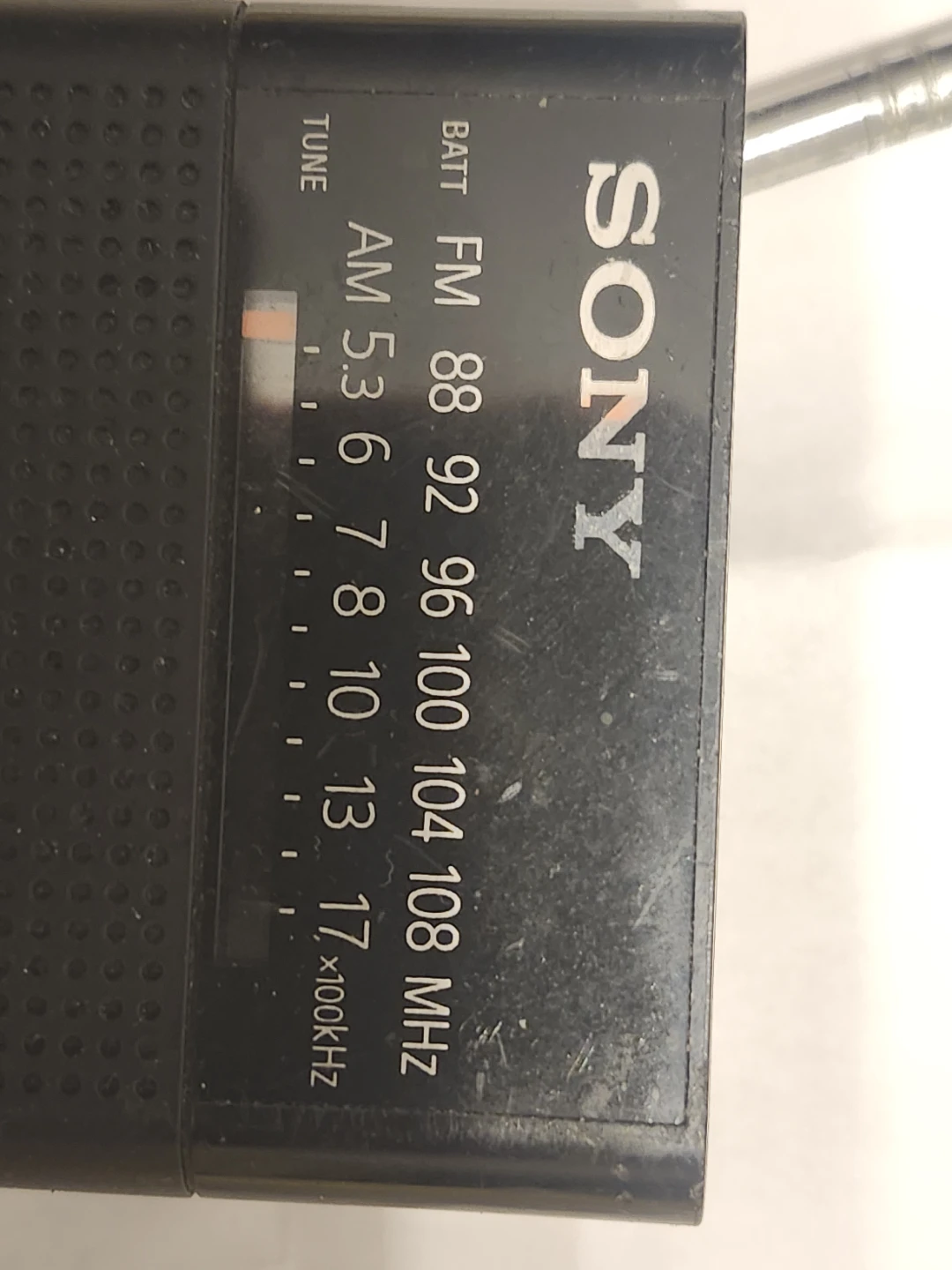 Sony Portable AM/FM Radio - photo 2