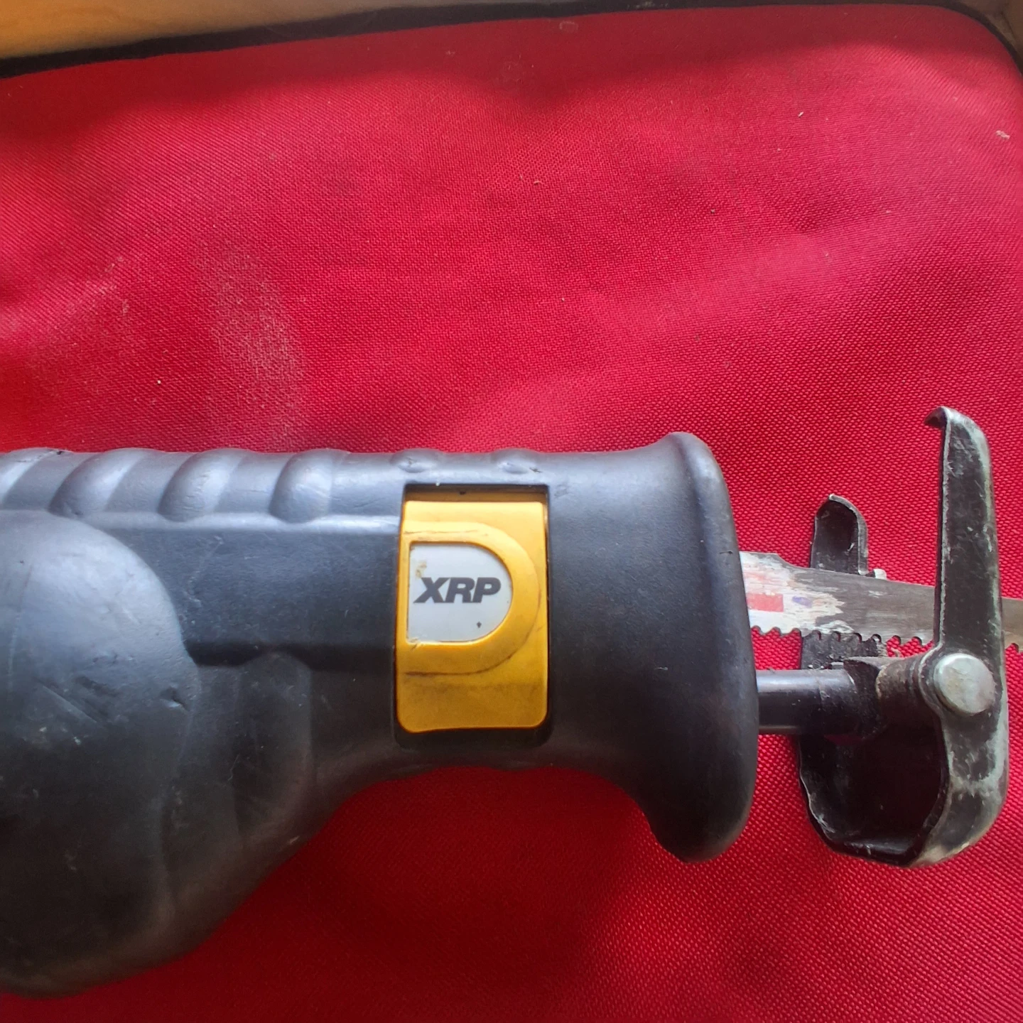 DeWalt DC385 Variable Speed Reciprocating Saw - photo 2