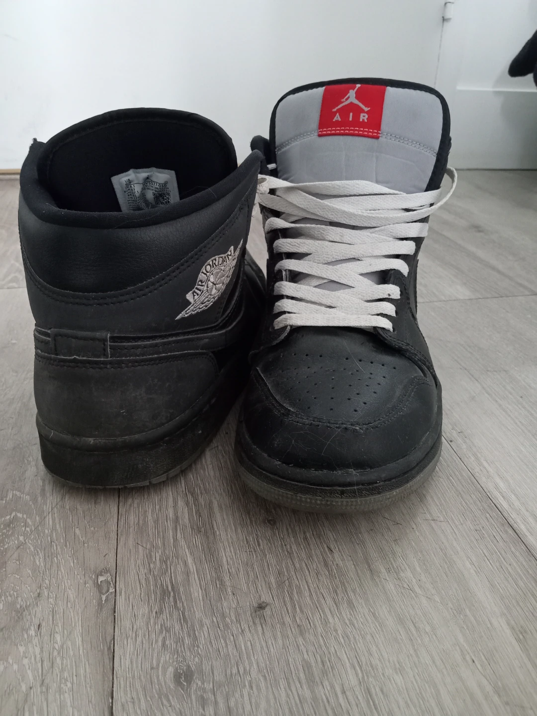 Mens- 9.5(Air Jordan 1 Mid Sneakers) - photo 2