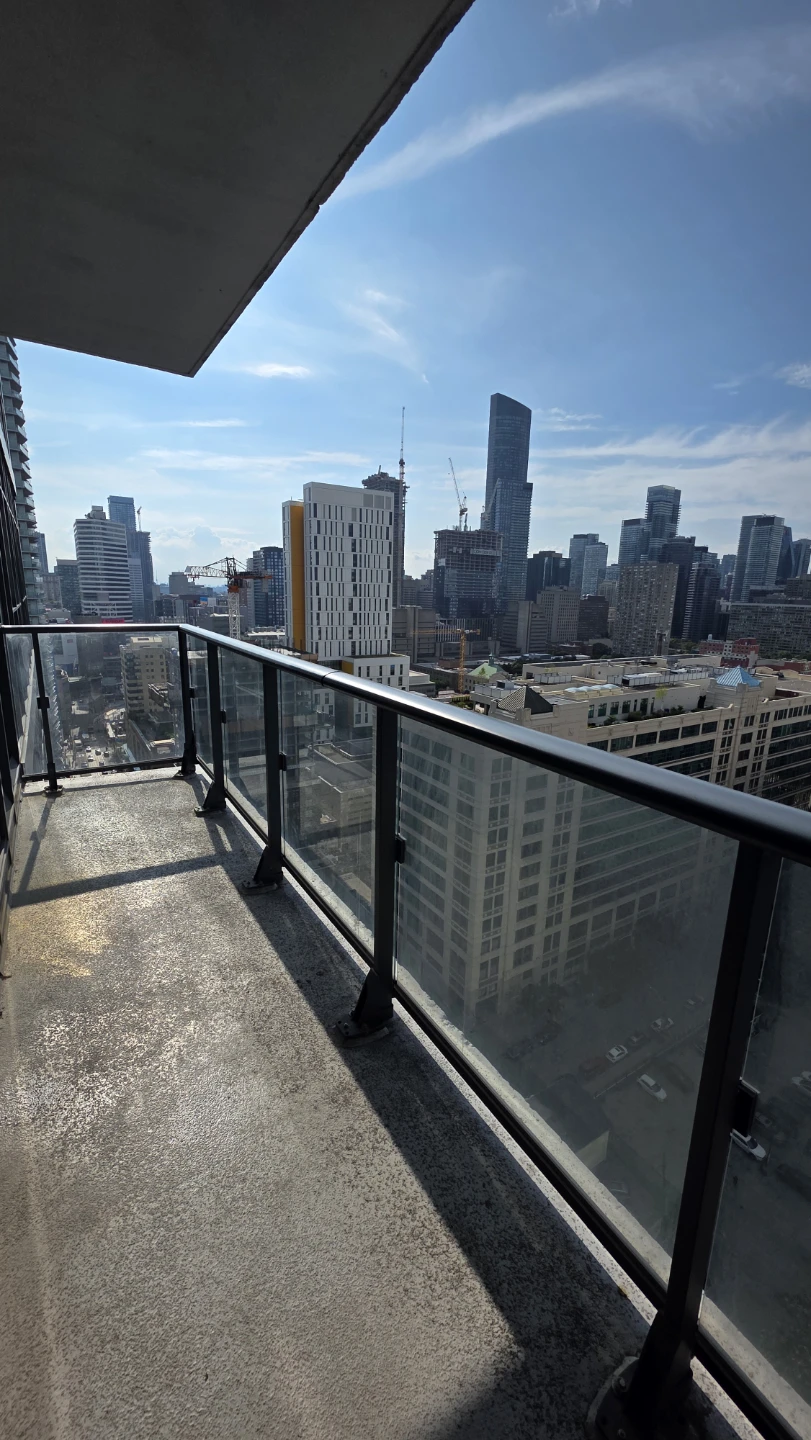 $1,550 / 1br - Master Bedroom + Ensuite | Downtown Toronto