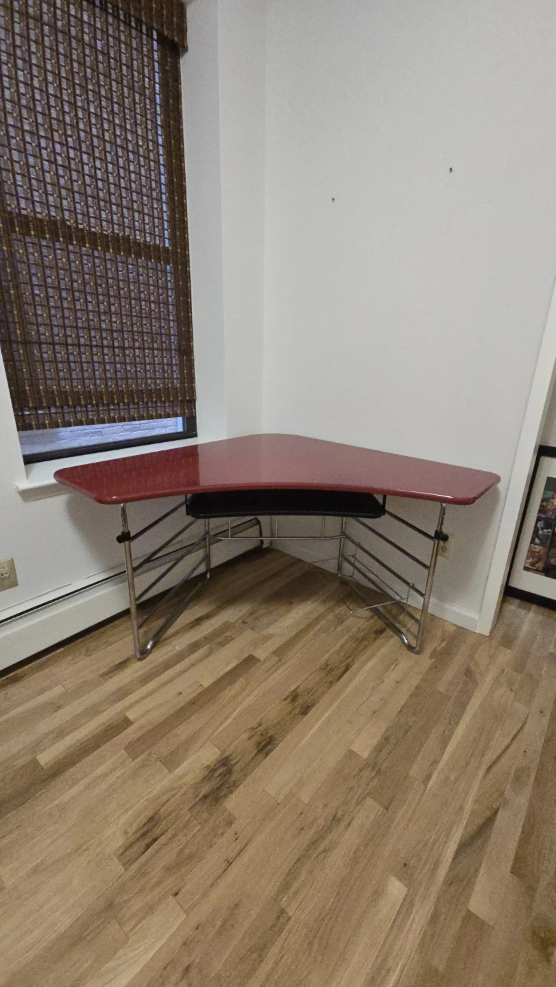 Coner Work Table