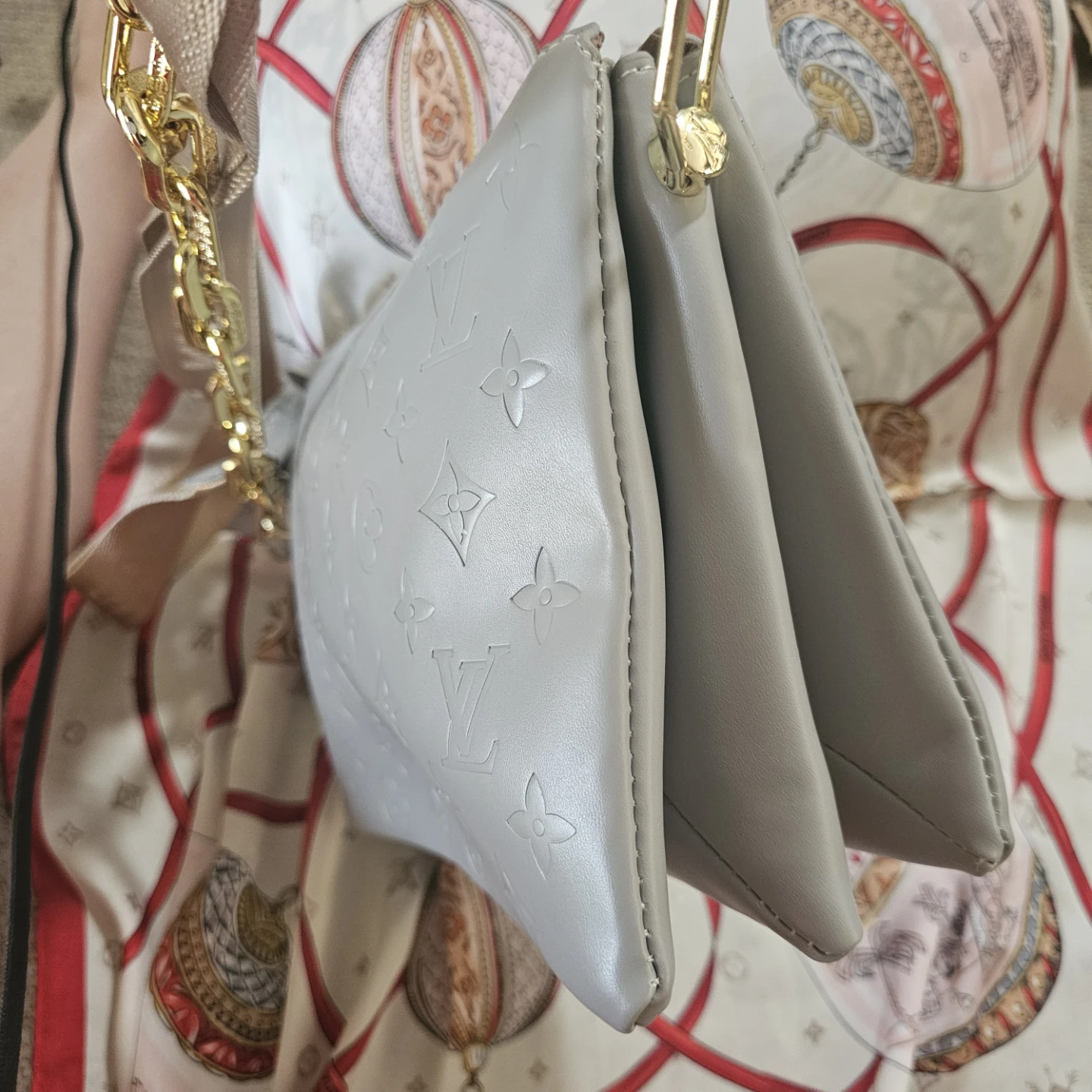 Louis Vuitton Grey Monogram Shoulder Bag with Gold Chain - photo 4