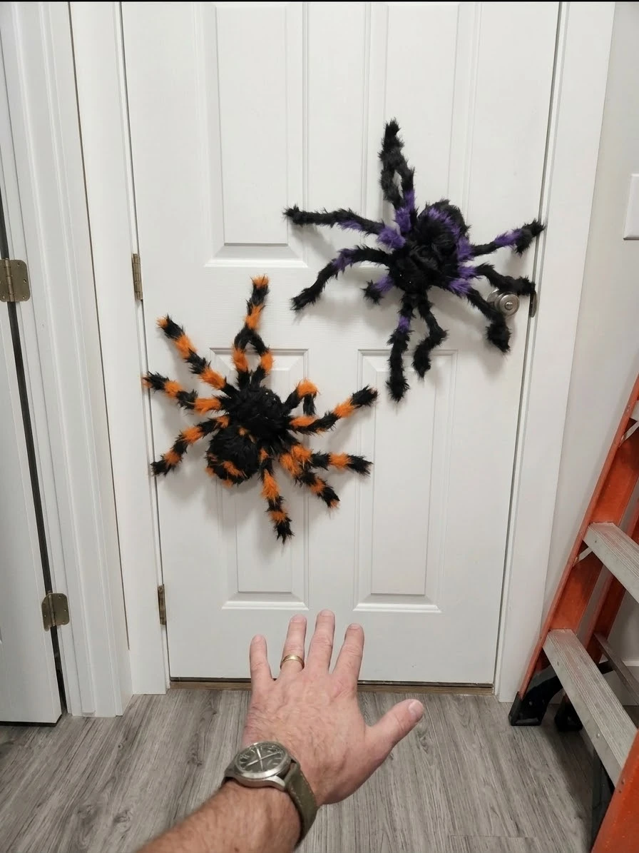 Plush Halloween Spiders (Set of 2)