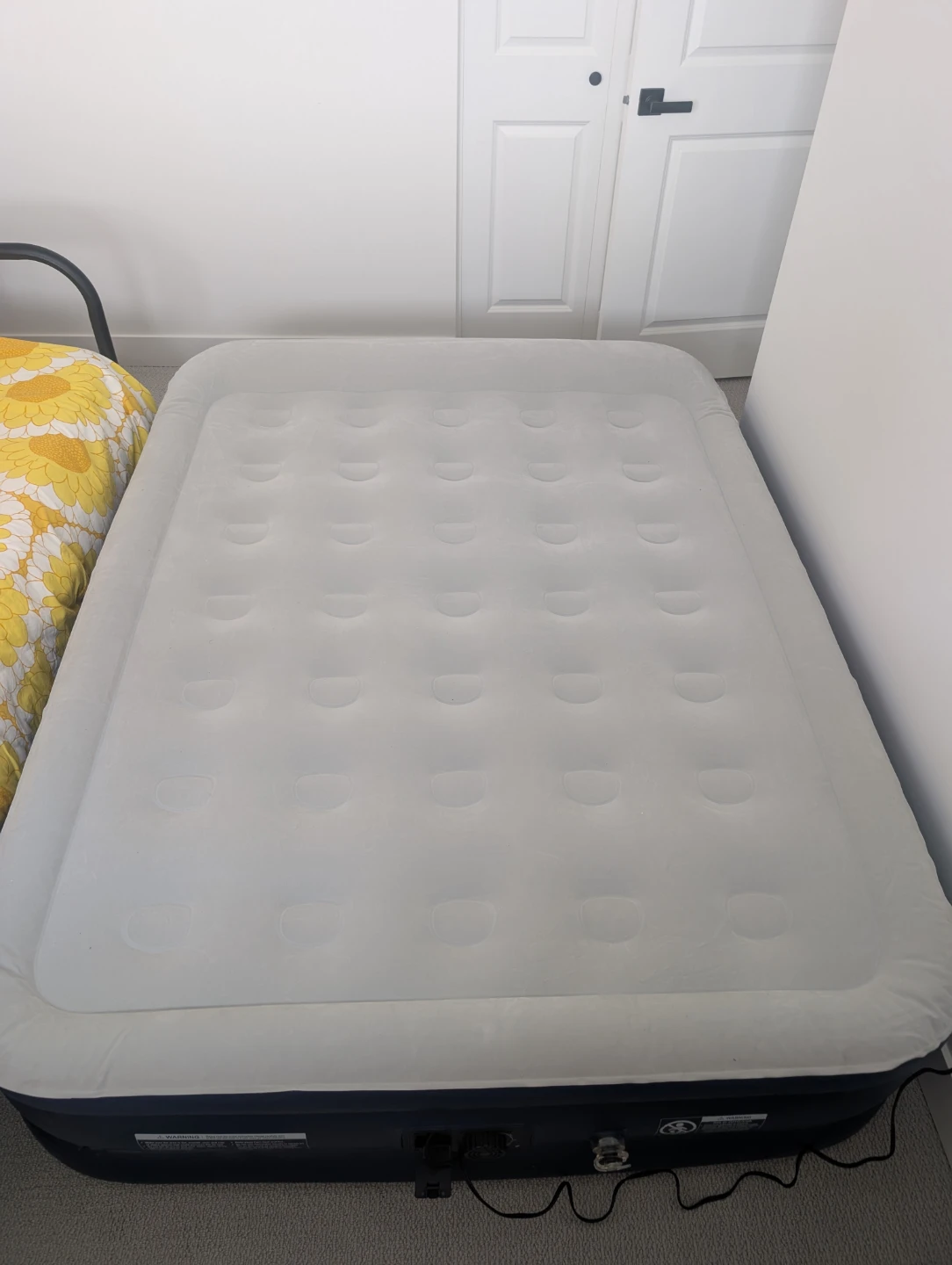 Active Era Air Mattress with Built-in Pump - photo 3
