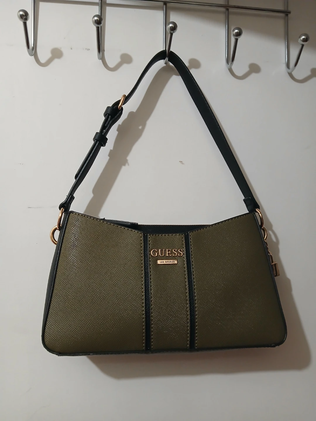 GUESS Los Angeles Shoulder Bag